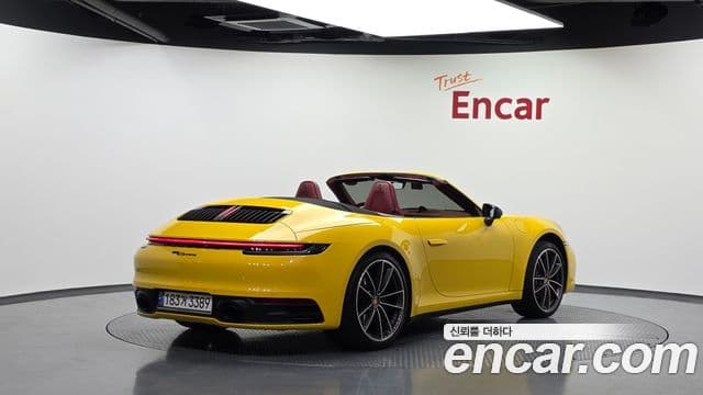 Porsche 911 (992) 2