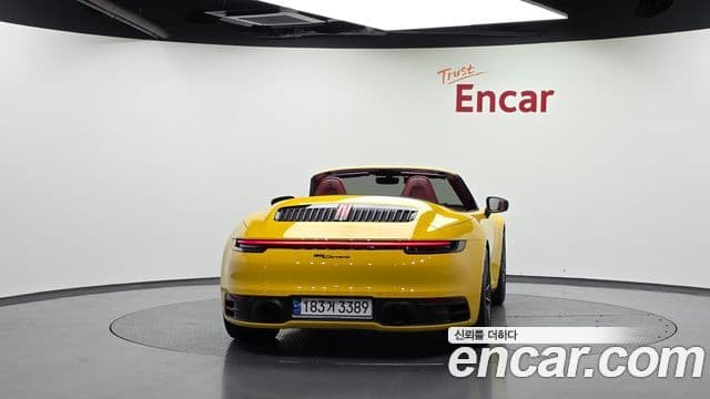 Porsche 911 (992) 4
