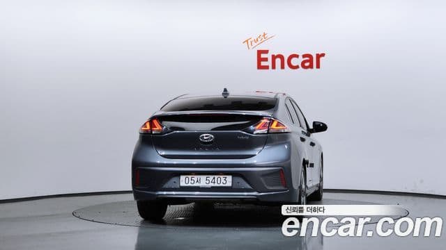Hyundai The New Ioniq Hybrid 4