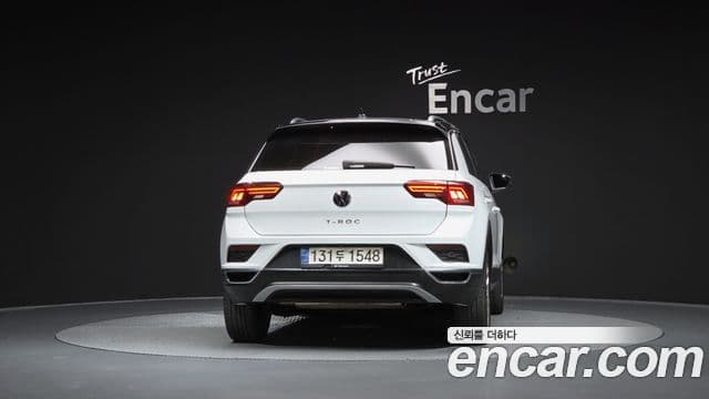 Volkswagen T-Roc 4