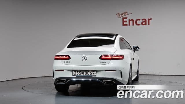 Mercedes-Benz E-Class W213 4