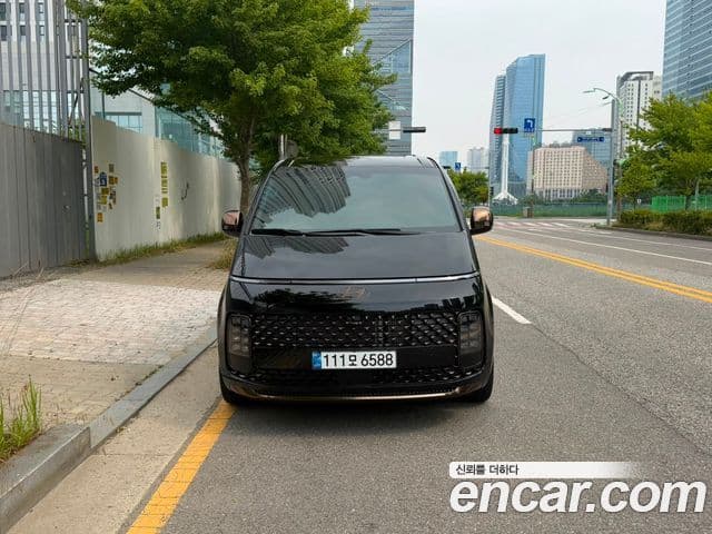 Hyundai Staria 1