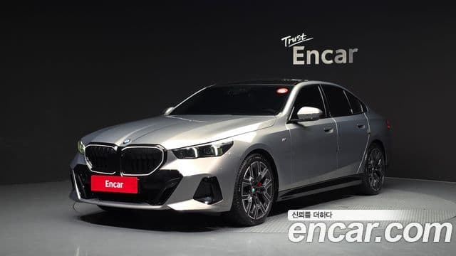 BMW 5 Series (G60)