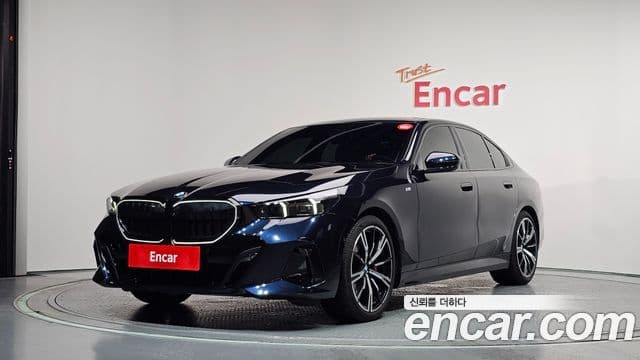 BMW 5 Series (G60)