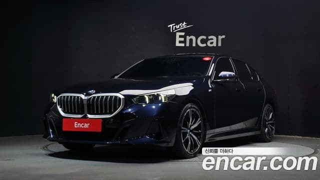 BMW 5 Series (G60)