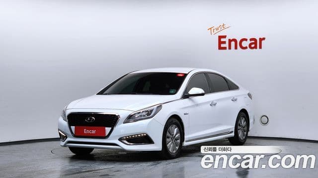 Hyundai LF Sonata Hybrid 1