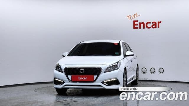 Hyundai LF Sonata Hybrid 3