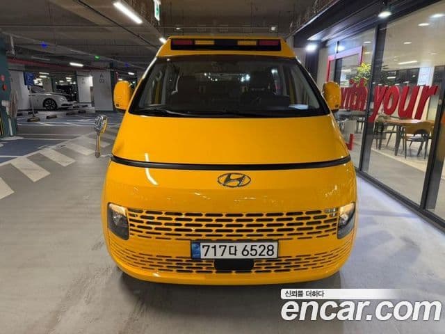 Hyundai Staria 1
