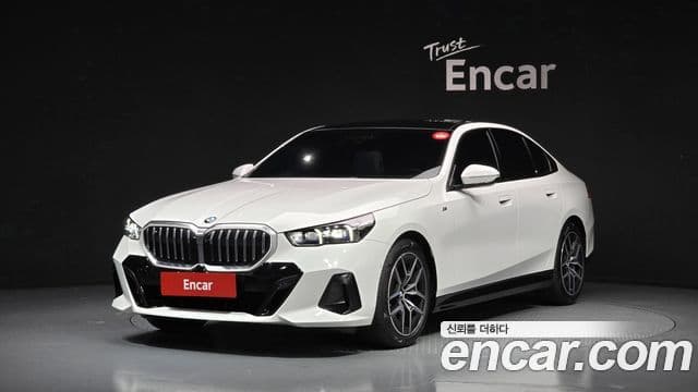 BMW 5 Series (G60)