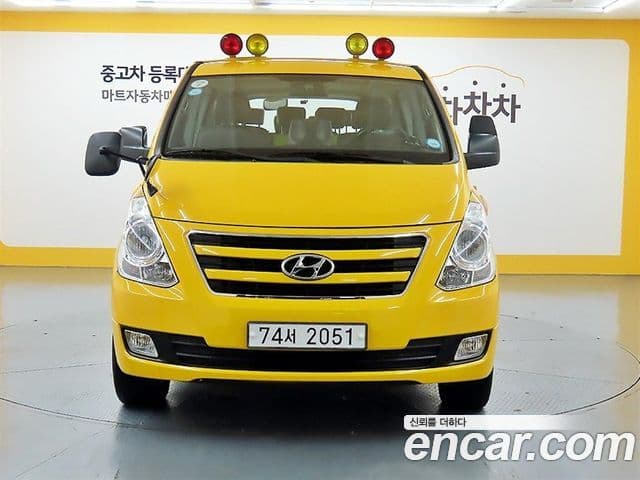 Hyundai Grand Starex 1