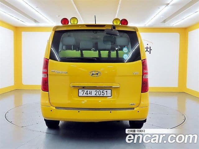 Hyundai Grand Starex 3