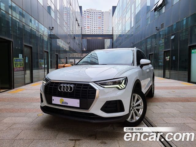 Audi Q3 (F3)
