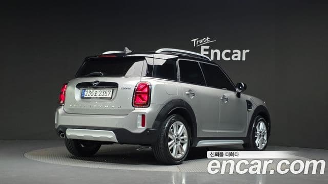 MINI Cooper Countryman 2