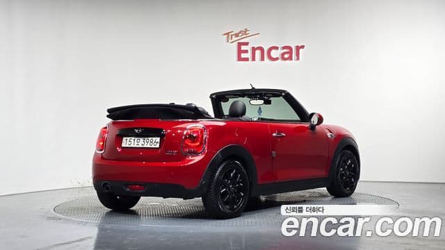 MINI Cooper Convertible 2