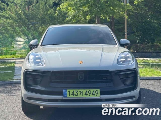 Porsche Macan 2