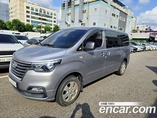 Hyundai The New Grand Starex