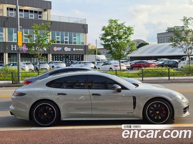 Porsche Panamera (971) 4