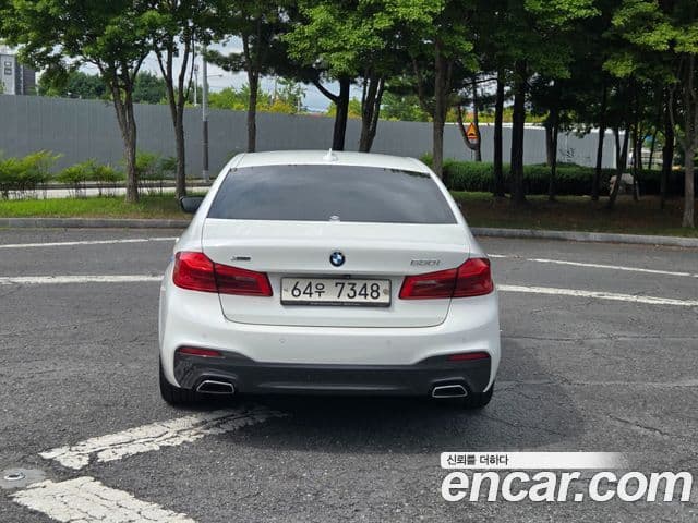 BMW 5 Series (G30) 4