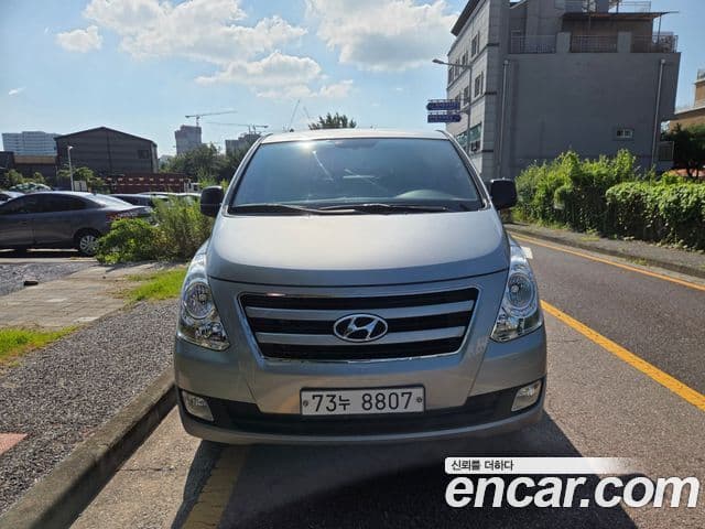 Hyundai Grand Starex