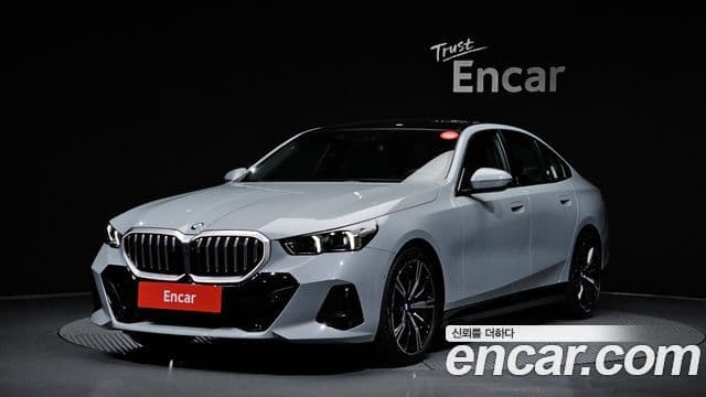 BMW 5 Series (G60)