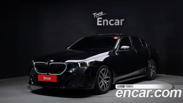 BMW 5 Series (G60)