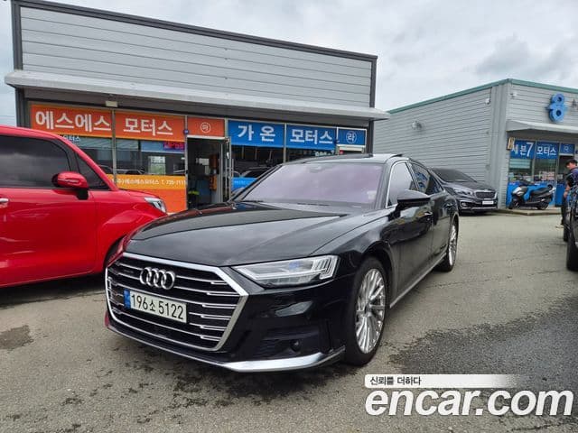 Audi A8 (D5)