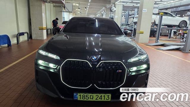 BMW i7 (G70)