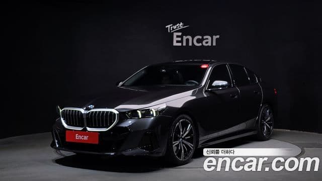 BMW 5 Series (G60)