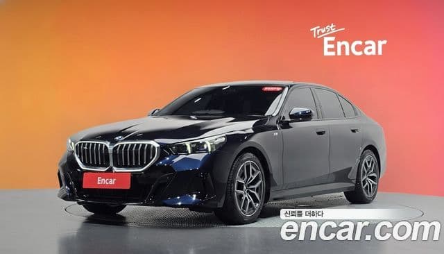 BMW 5 Series (G60)