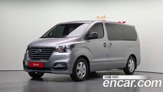 Hyundai The New Grand Starex