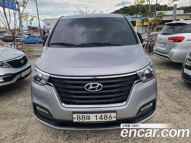 Hyundai The New Grand Starex