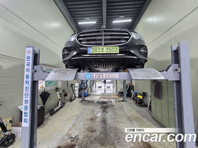 Mercedes-Benz E-Class W214