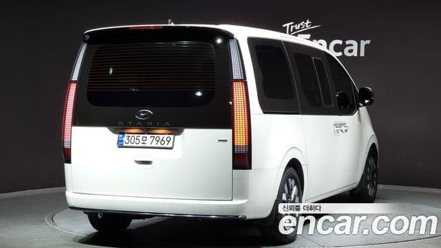 Hyundai Staria 2