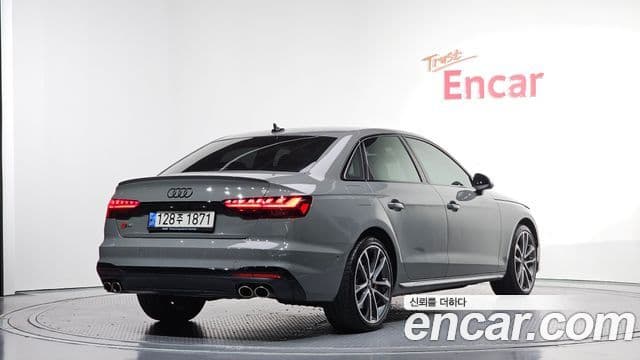 Audi S4 (B9) 2