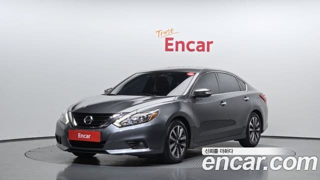 Nissan Altima 1