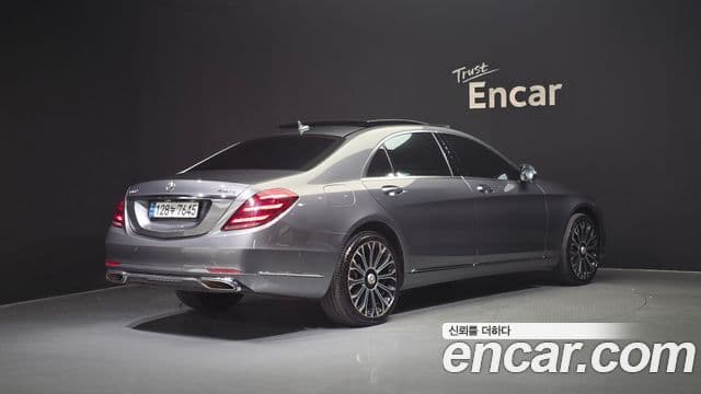 Mercedes-Benz S-Class W222 2