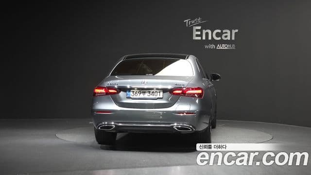 Mercedes-Benz E-Class W213 4