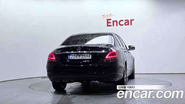 Mercedes-Benz C-Class W205 4