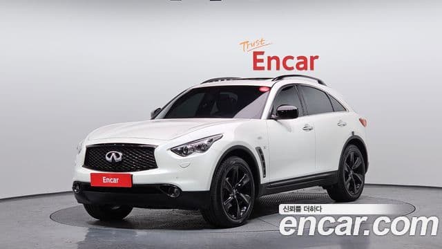 Infiniti QX70 1