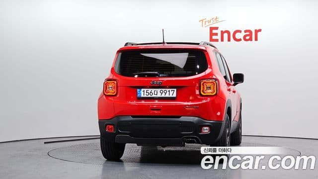 Jeep Renegade 4