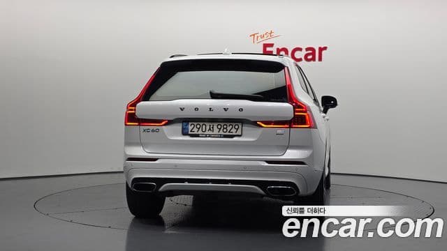 Volvo XC60 2nd Gen 4