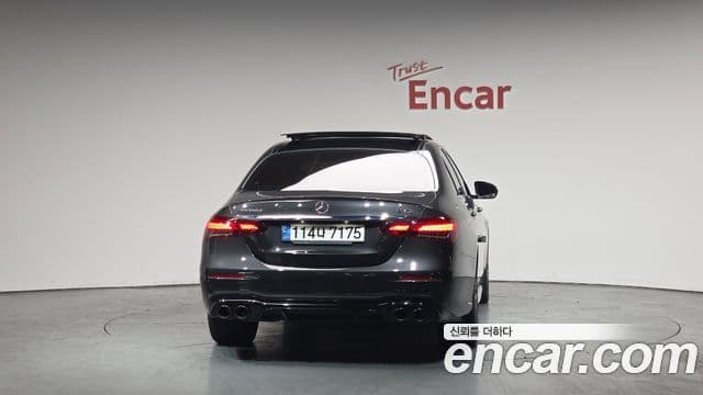 Mercedes-Benz E-Class W213 4