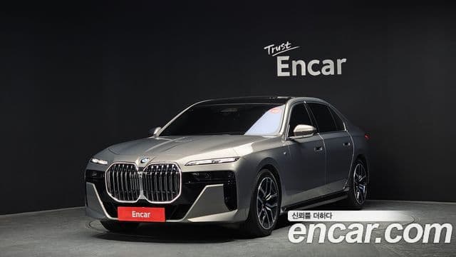BMW 7 Series (G70)