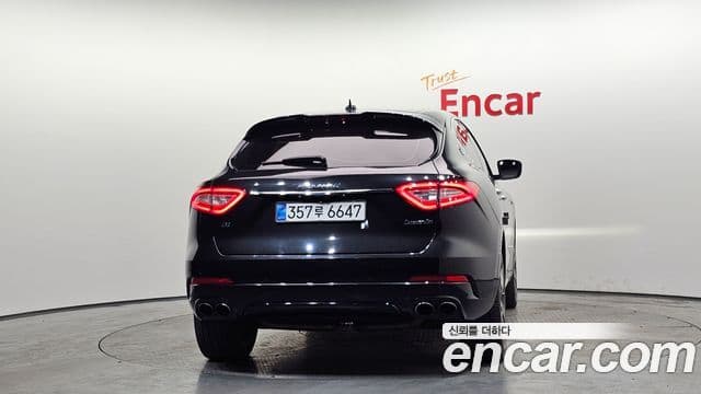 Maserati Levante 4