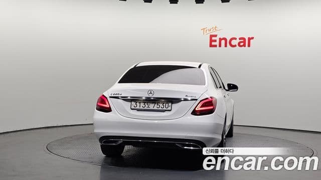 Mercedes-Benz C-Class W205 4