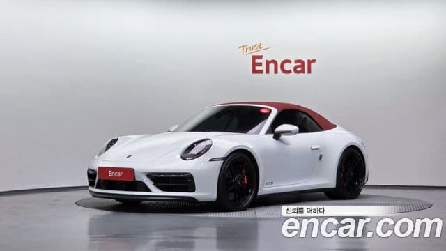 Porsche 911 (992)