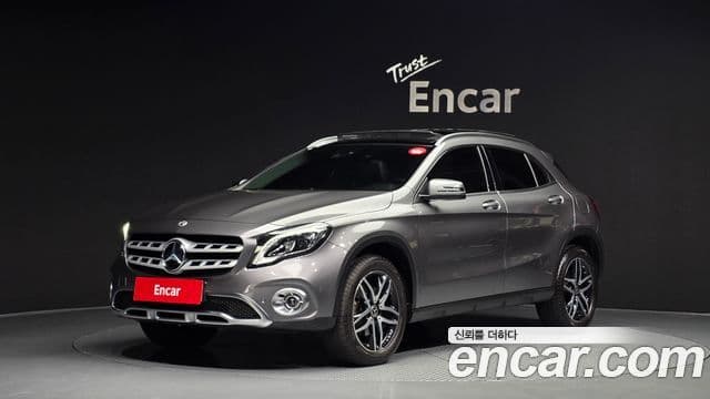 Mercedes-Benz GLA-Class X156