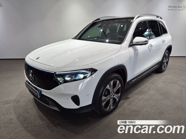 Mercedes-Benz EQB X243