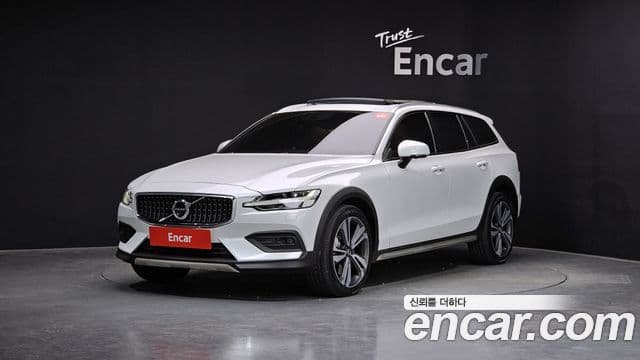 Volvo V60 Cross Country 2nd Gen 1