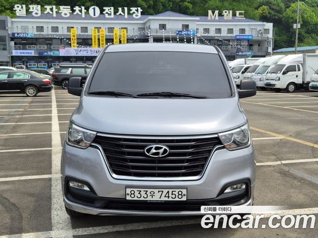 Hyundai The New Grand Starex 4